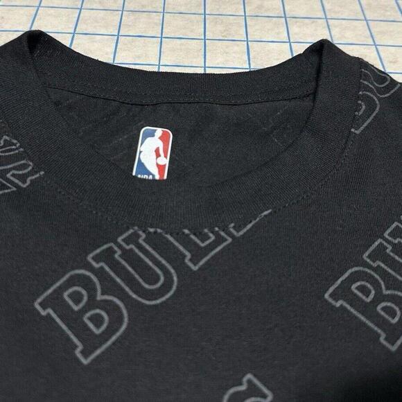 Chicago Bulls NBA T Shirt All Over Print Mens Large Michael Jordan Magic Johnson - Picture 7 of 14